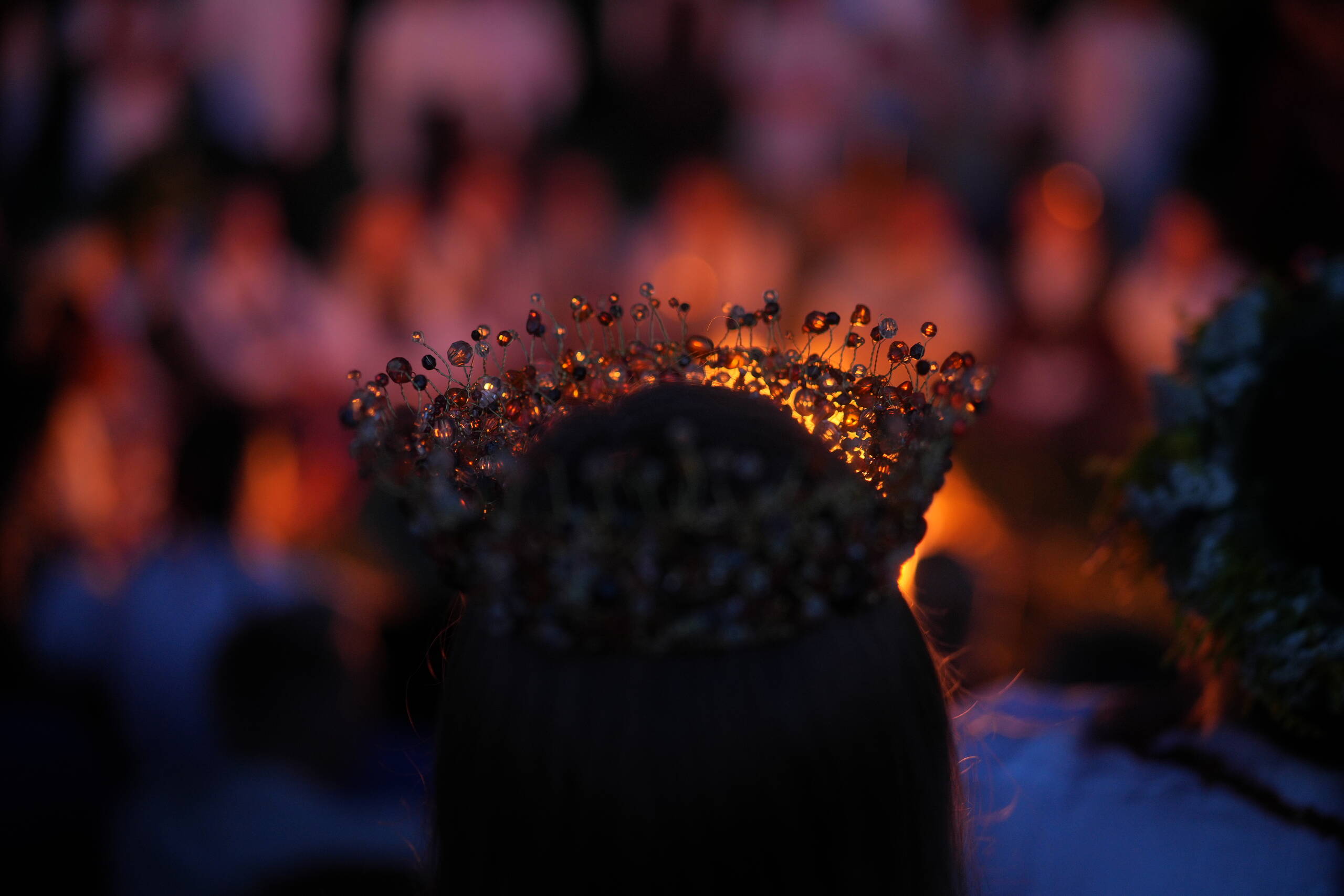 An image of crown.