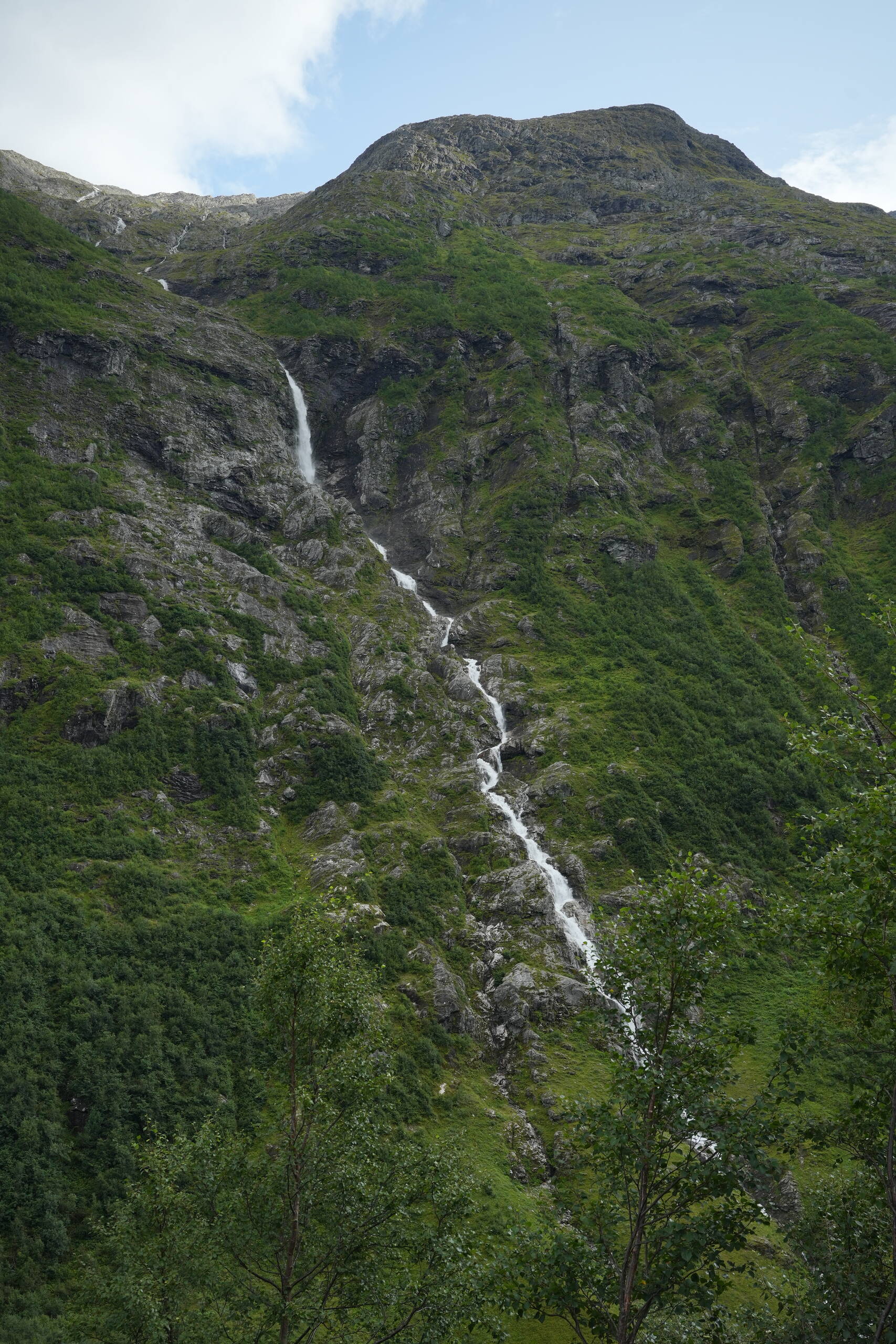 An image of Øvstefossen.